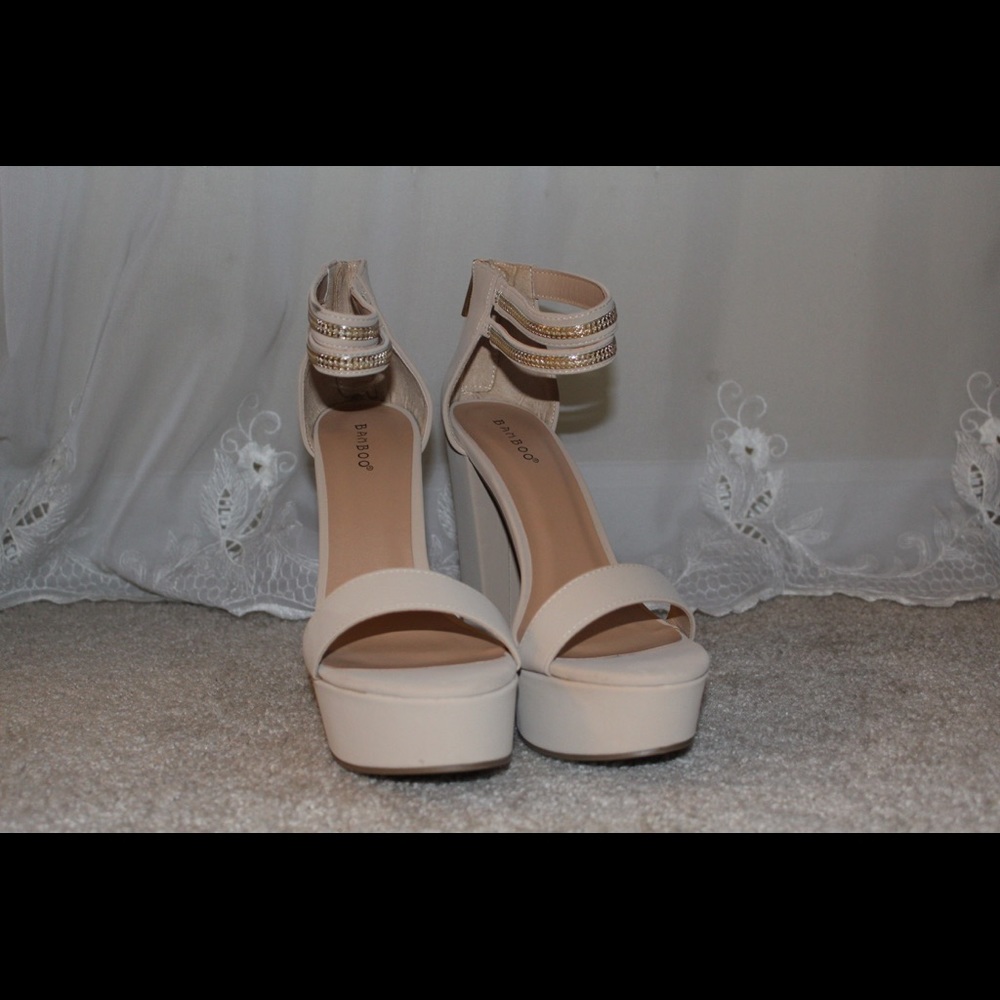 Nude Platforms
